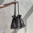 thumbnail image 1 of Bolso de mano de estilo coreano para mujer, de alta gama, de gran capacidad, de nailon plisado, moderno, informal, para ir a clase y al trabajo, 1 of 6