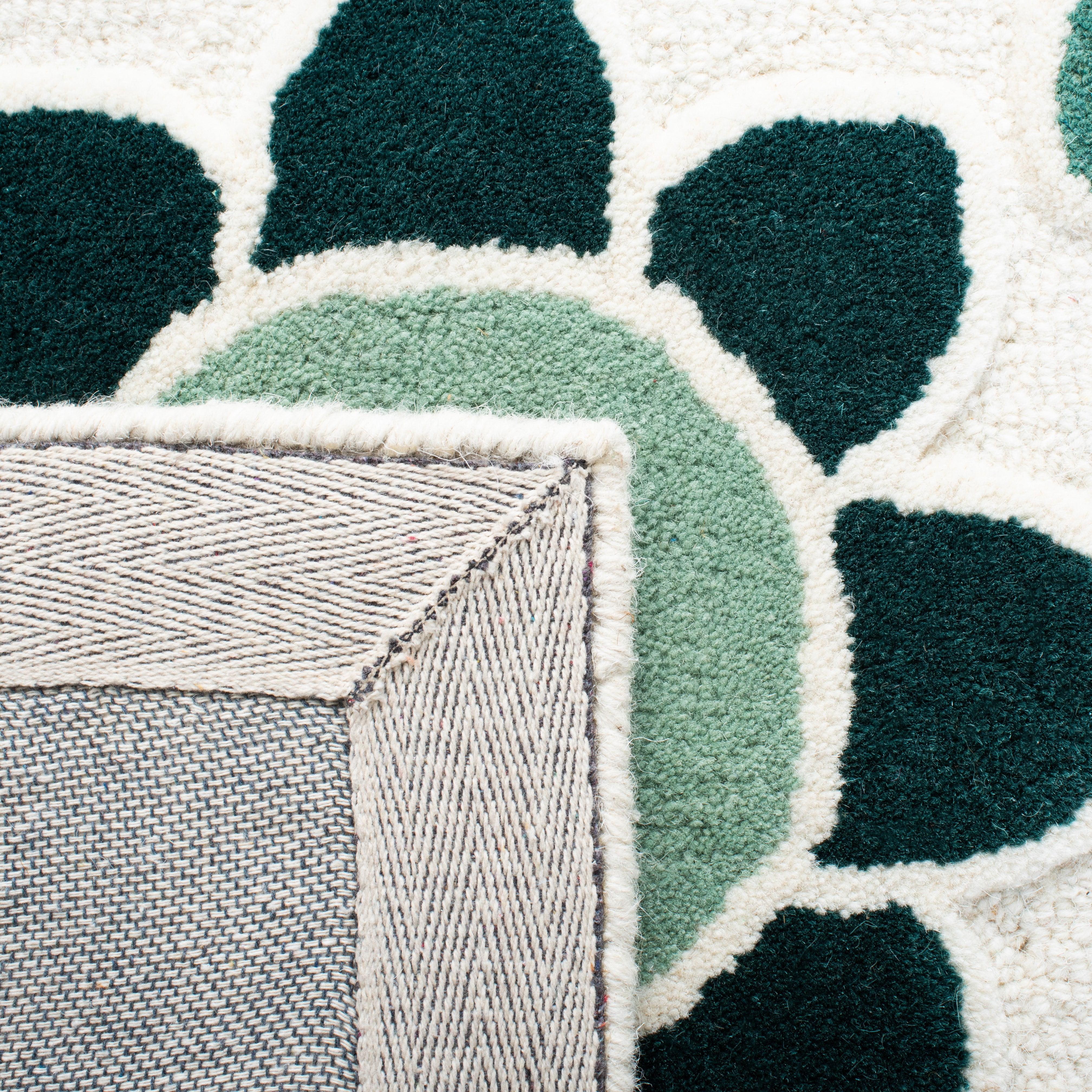 SAFAVIEH Kids Floral Flower Bursts Area Rug, Ivory/Green, 5' x 5' Square