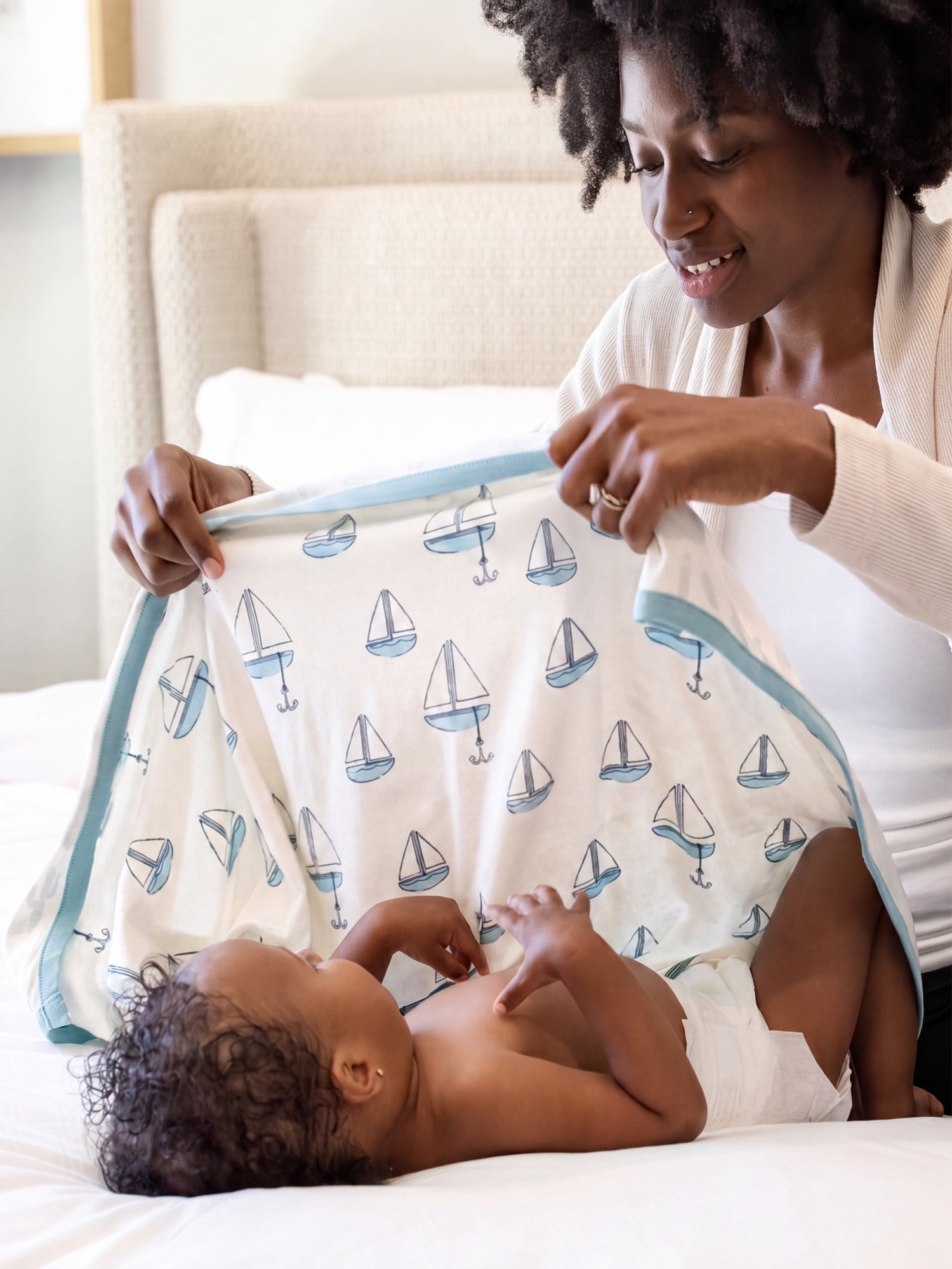 Monica + Andy Organic Cotton Baby Blanket, Soft Newborn Receiving & Coming Home Blanket, 32 x 32 Inch