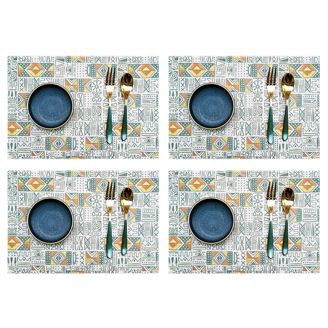 Un juego de cuatro piezas, diseño artístico con estampado bohemio, mantel individual de tela lavable para mesa