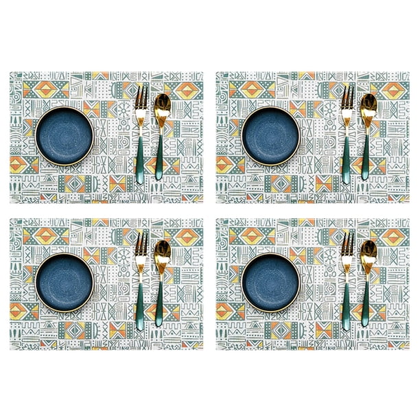 Un juego de cuatro piezas, diseño artístico con estampado bohemio, mantel individual de tela lavable para mesa