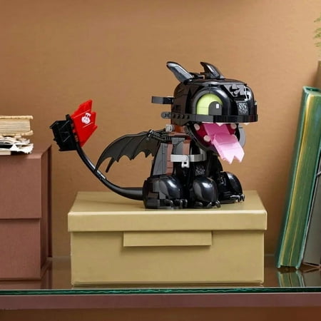 How to Train Your Dragon Toothless Building Set for Adults, 784 Pieces, Posable Night Fury Dragon Model, Ages 18+, Collectible Display for Office, Bedroom or Bookshelf, Gift for Movie Fans