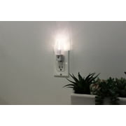 Great Value Automatic Night Light Base 1Pack with Replaceable C7 LED Included, 3.38in Tall