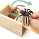 thumbnail image 5 of Caja de broma de araña de madera, caja de goma para asustar hecha a mano, broma de plástico, broma divertida para Halloween, 5 of 5