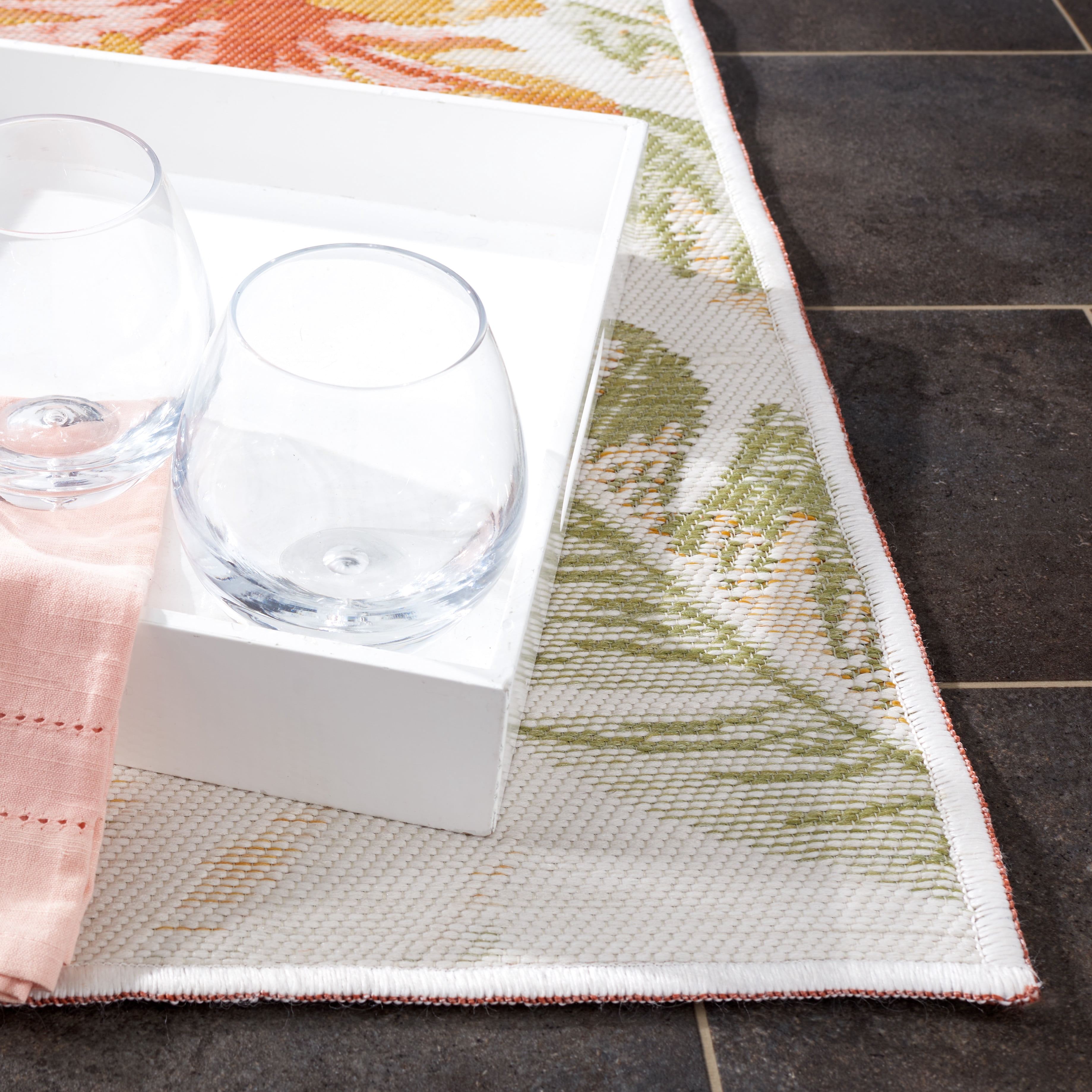 SAFAVIEH Sunrise Cole Floral Reversible Indoor/Outdoor Area Rug, Ivory/Rust Sage, 6'7" x 6'7" Square