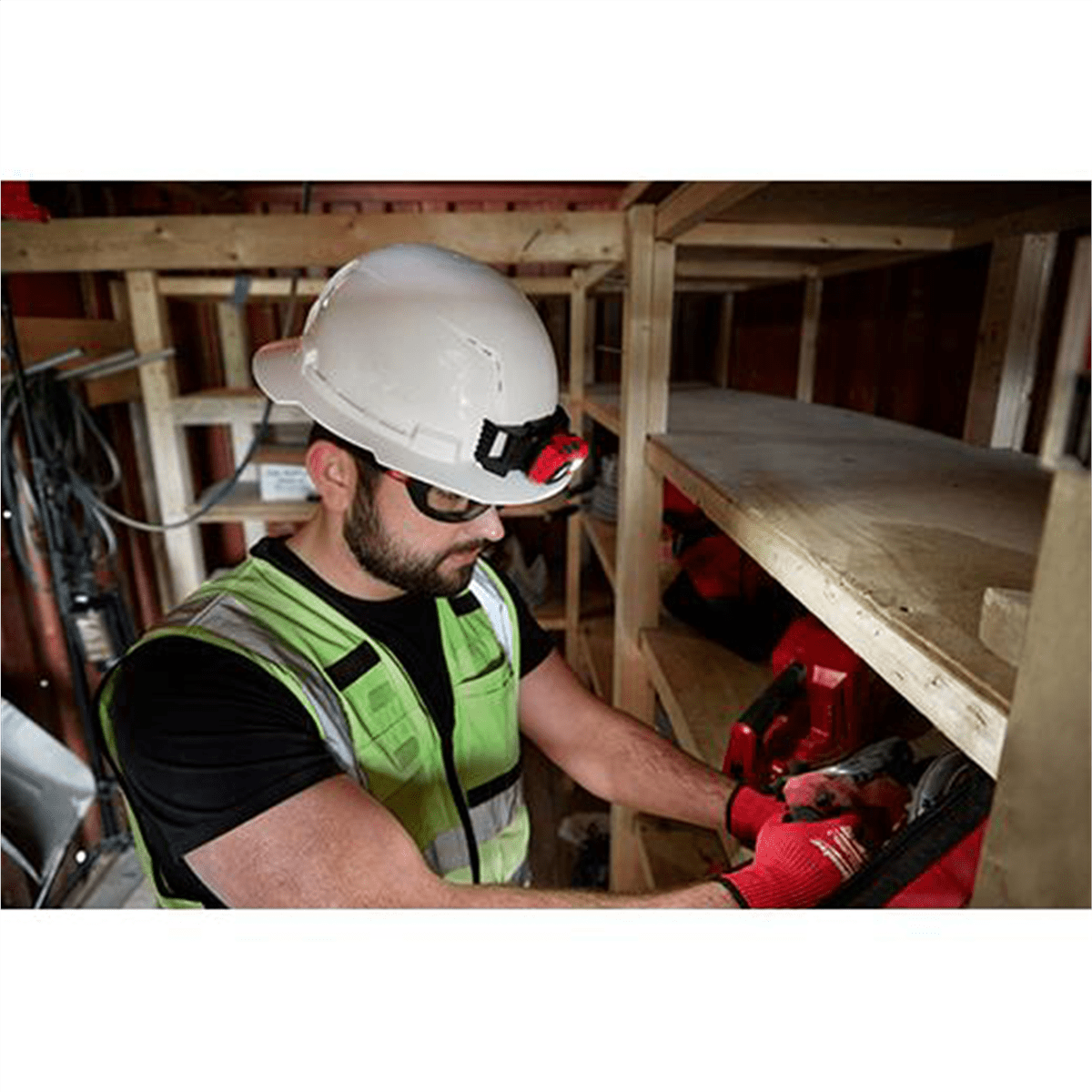 Milwaukee Tool BOLT White Full Brim Vented Hard Hat w/4pt Ratcheting Suspension (USA) - Type 1, Class C