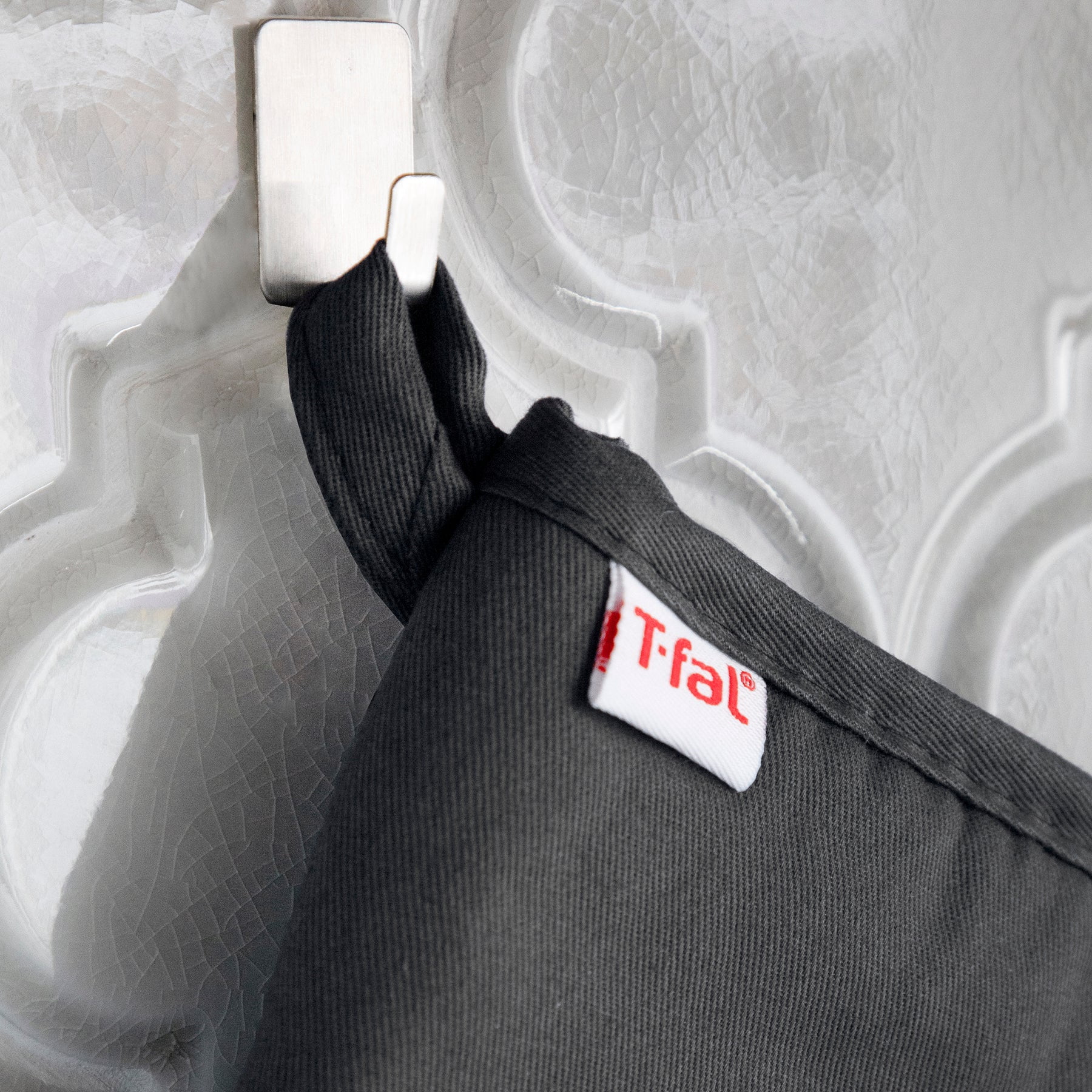 T-fal Medallion Print Silicone and Cotton Twill Oven Mitts, Two Pack, Charcoal