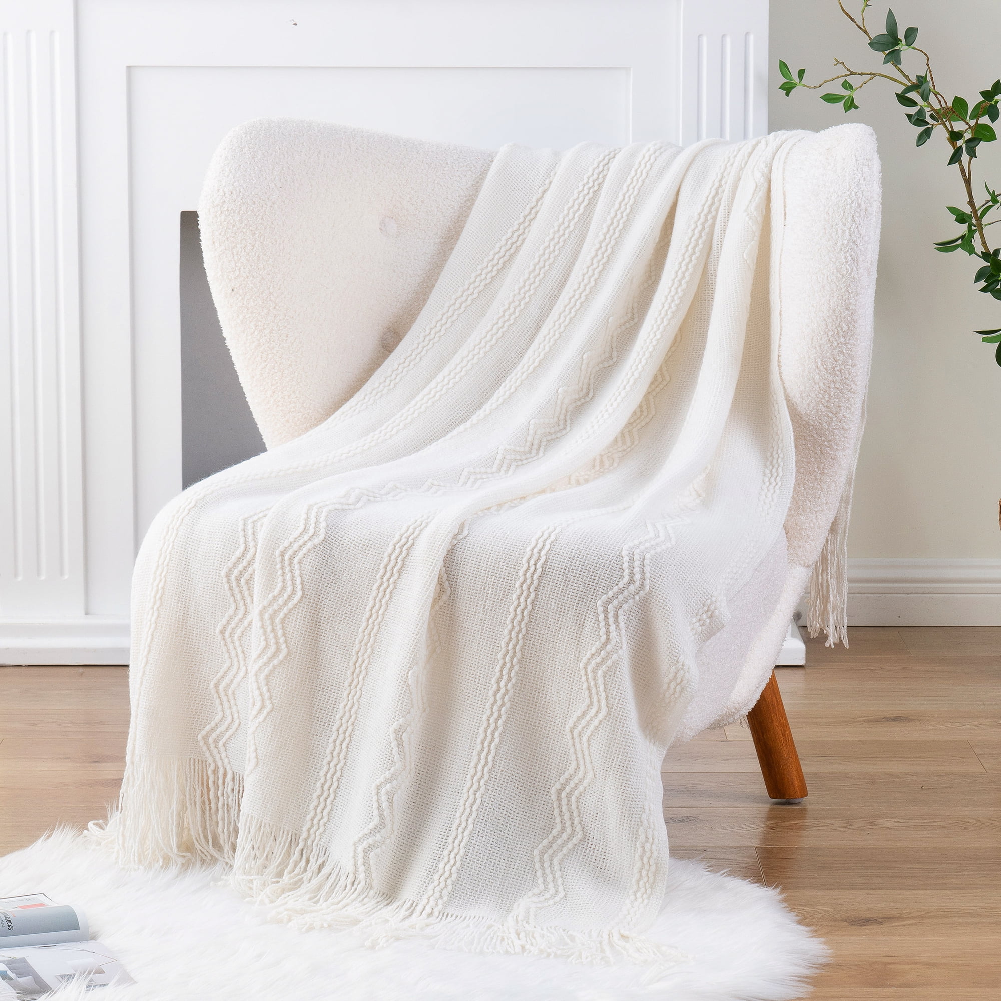 BATTILO HOME Christmas White Cream Throw Blanket for Couch, Thick Flannel Blanket Heavyweight Fleece Blankets for Sofa Bed, Super Soft Cozy Mink Blank : BATTILO HOME Cream White Throw Blanket for Couch
