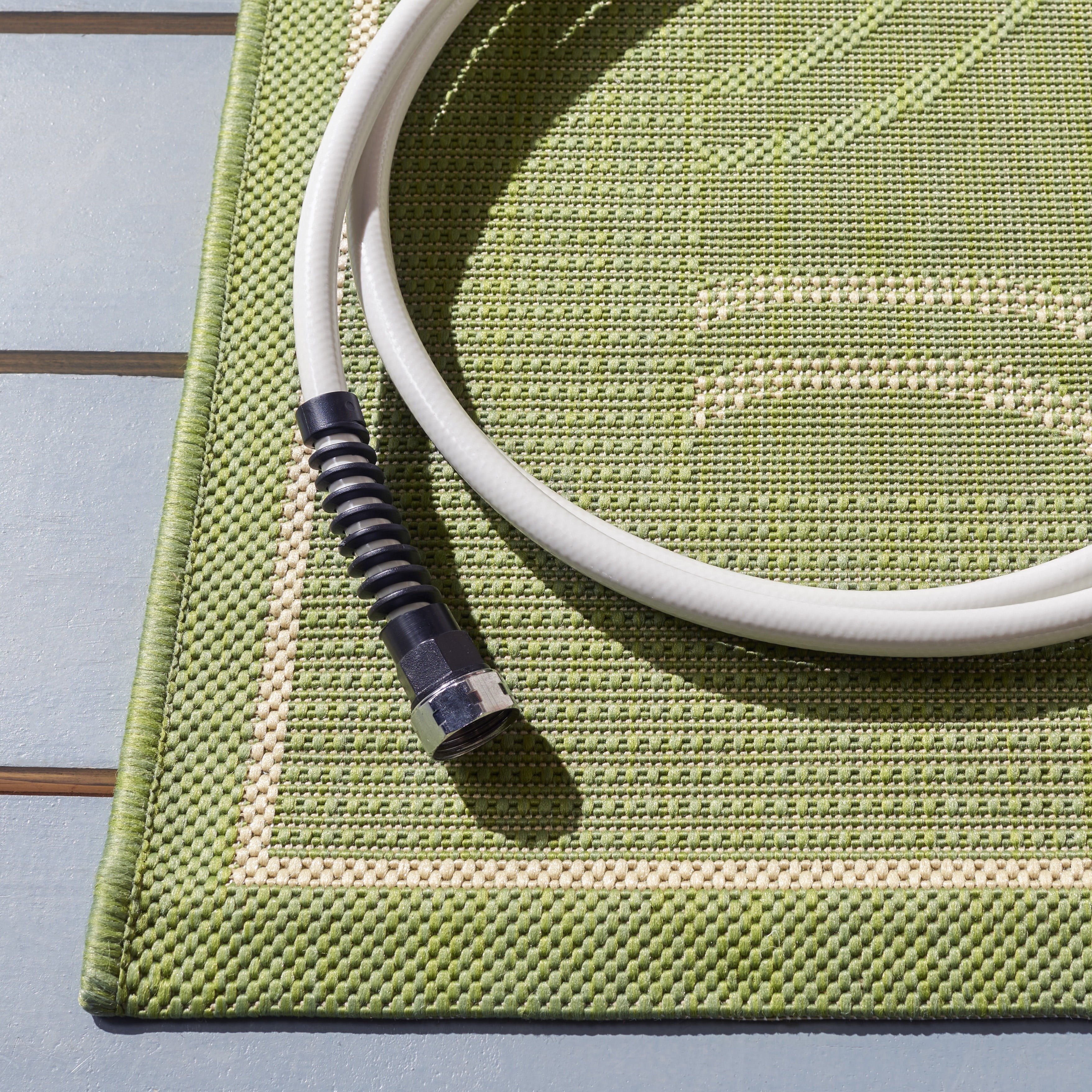 Safavieh Courtyard Hugo Oriental Indoor/Outdoor Runner Rug, Olive/Natural, 2'3" x 10'