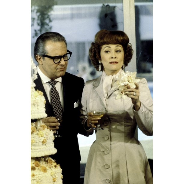 Faye Dunaway And Harry Goz In Mommie Dearest Photo Print 24 X 30 Walmart Com Walmart Com Faye Dunaway And Harry Goz In Mommie Dearest Photo Print 24 X 30 Walmart Com Walmart Com