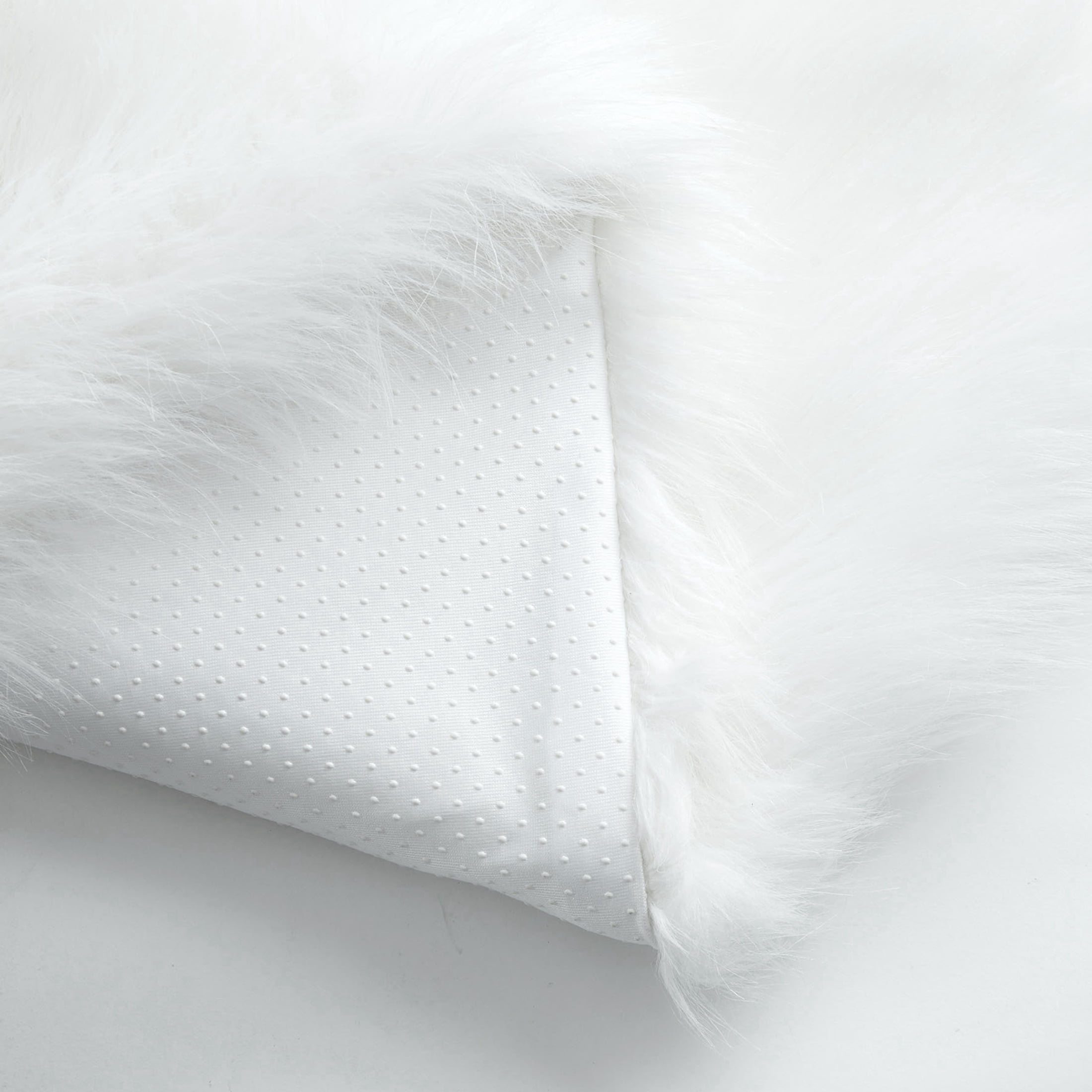 Mainstays White Faux Fur Rug Non-Skid Fluffy Floor Rug for living room, 30"x46"