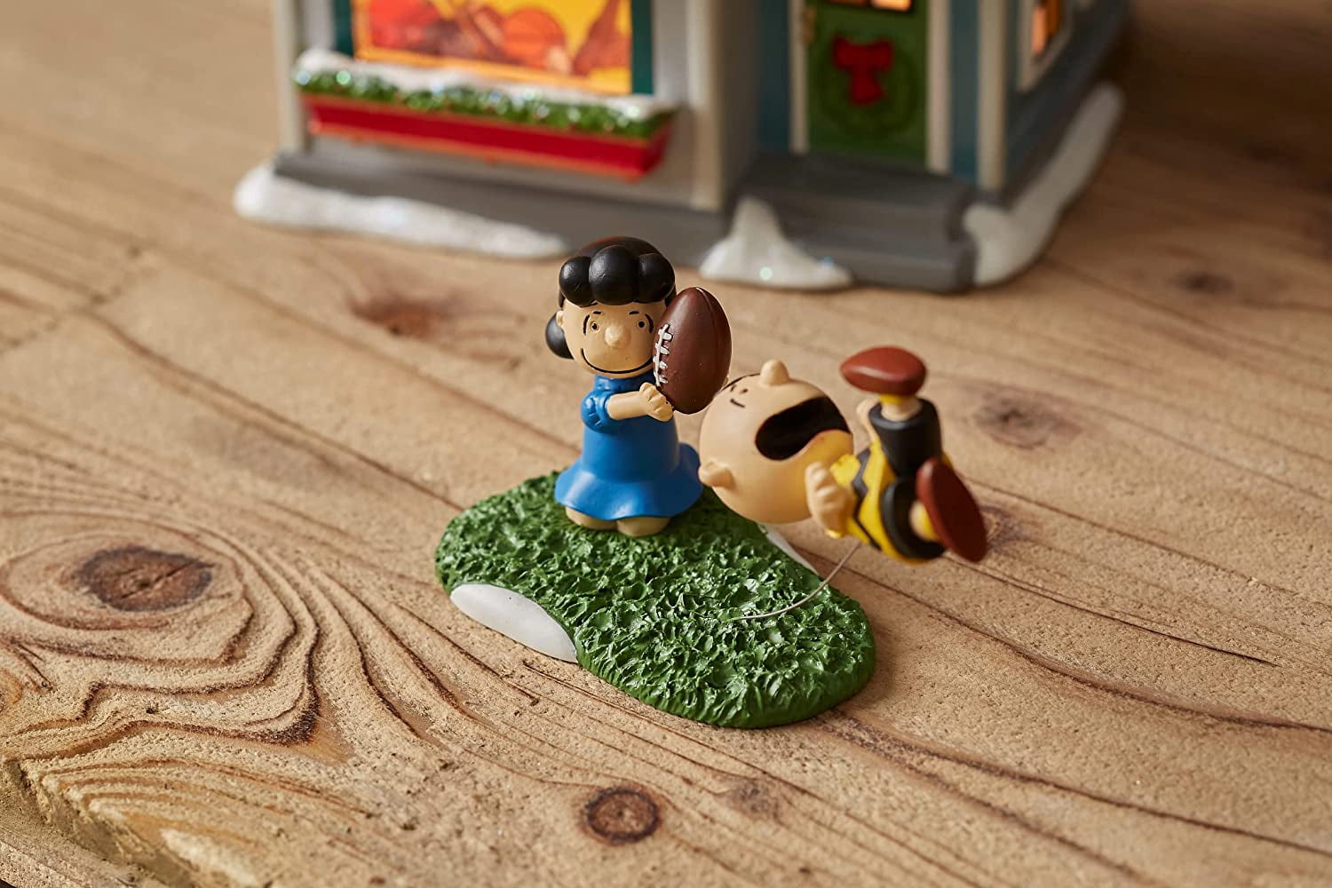 Department 56 PEANUTS LUCY is IN Psychiatrist