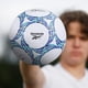 thumbnail image 4 of Balón de fútbol Reebok VR-3K Premier Composite tamaño 5 blanco, 4 of 7