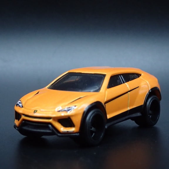 Open Box 2018-2025 LAMBORGHINI URUS SUV 1:64 SCALE COLLECTIBLE DIORAMA DIECAST MODEL CAR