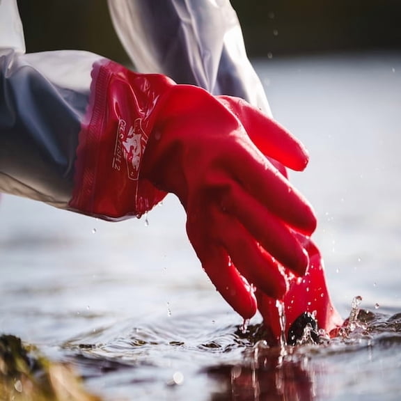 Girls Fish 2 Unisex Rubber Gloves, Red, S/M, 1-Piece