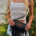 thumbnail image 2 of Bolso bandolera Montana West Wrangler tipo clutch con flecos 27 x 5 x 17 cm, 2 of 7