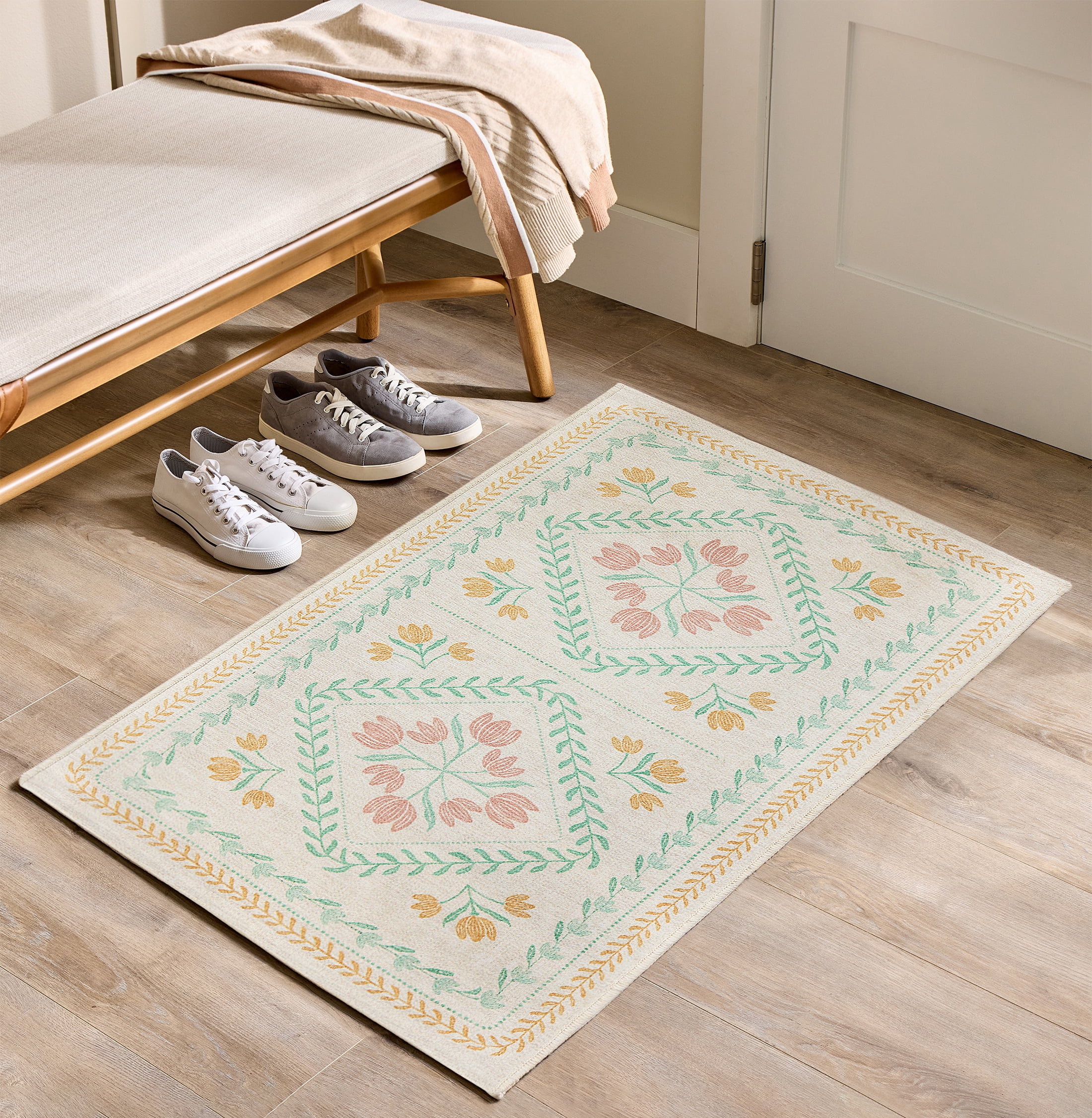 Better Homes & Gardens Soliel Floral Accent Rug, Blush, 30 in x 46 in
