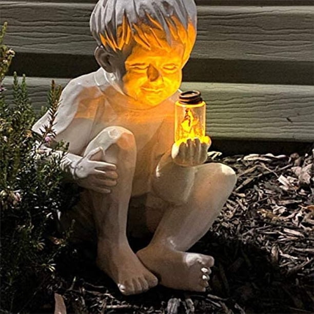 Figuras de decoración de jardín, un niño con luciérnagas solares, estatua de jardín, tarro de resina, estatua de niña, cama de flores caprichosas, patio, decoración de escultura al aire libre Adepaton Fuentes