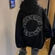 thumbnail image 4 of Sudadera con capucha de anime para hombre, ropa de calle con estampado gráfico de manga, cálida, emo, novedosa y barata, estilo Harajuku, holgada, 4 of 5