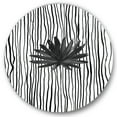 thumbnail image 2 of Designart - Feuille Tropicale Noire et Blanche sur Rayée III - Art Mural Rond en Métal Moderne, 2 of 5