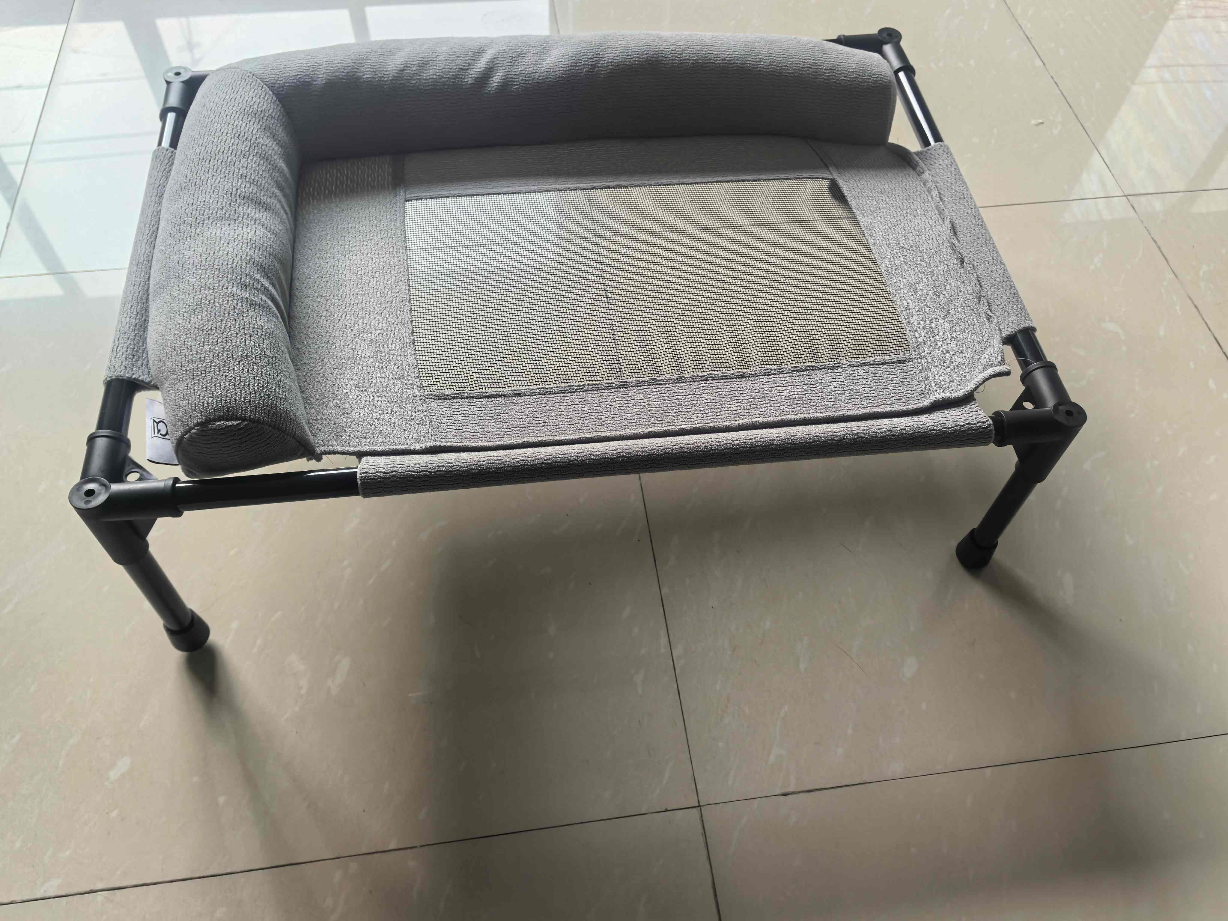 ZQ Cooling Elevated Dog Bed, Durable & Breathable Teslin Mesh with Headrest, Non-Slip Feet, Washable Dog Sofa Bed for Indoor & Outdoor