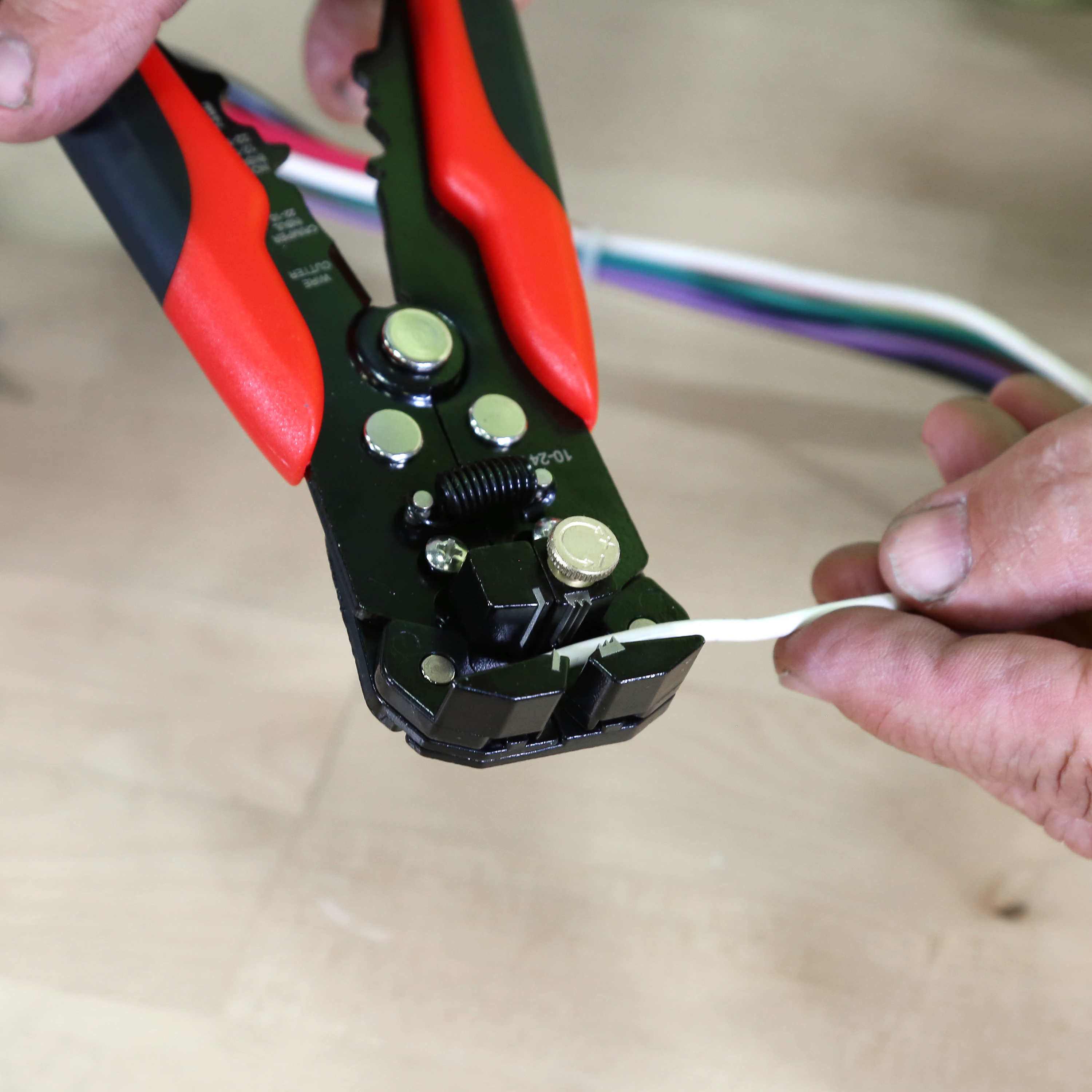 ORINCO Large Gauge Hammer Crimper Tool – 1/0 To 8 AWG – Includes Free 7-in-1 Wire Stripper