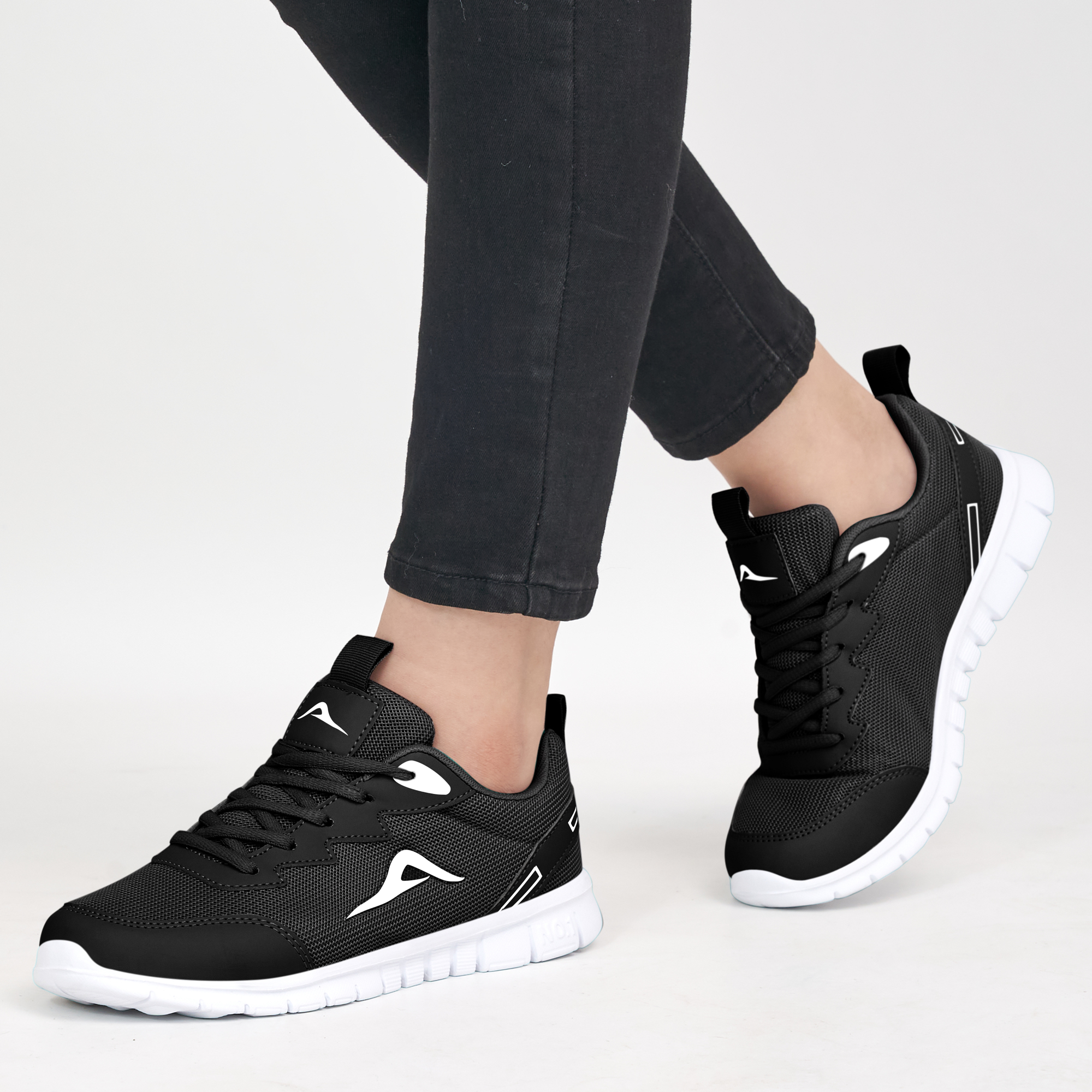 Ecetana Women's Lightweight Mesh Running Sneaker photo 5