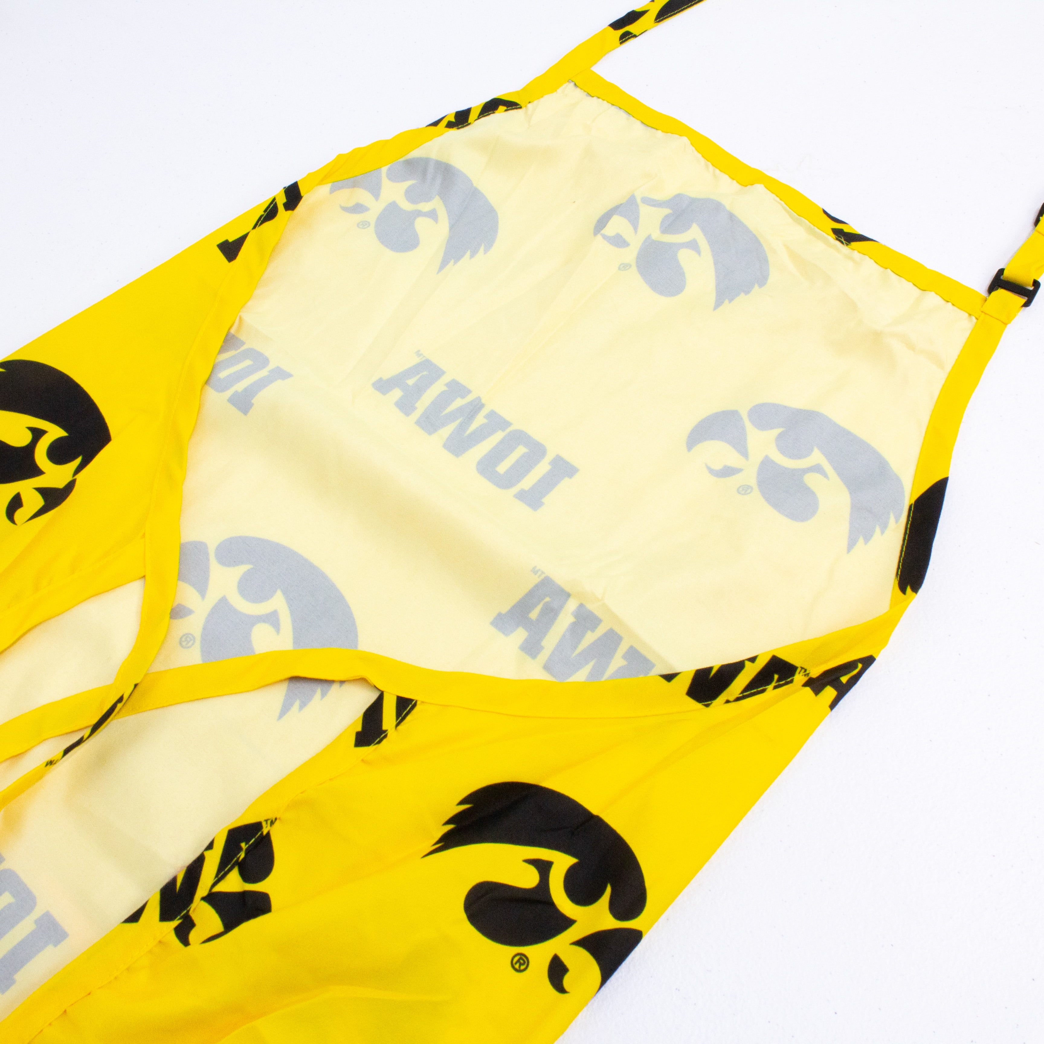 Iowa Hawkeyes Tailgating or Grilling Apron With 9" Pocket, Fully Adjustable
