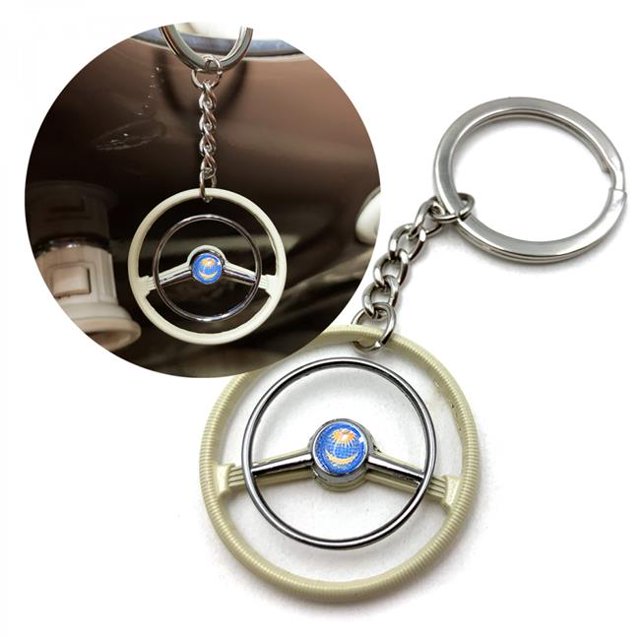1948-58 Petri 2 Spoke Beige Banjo Steering Wheel Keychain - Sun & Moon Button