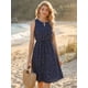 thumbnail image 4 of Vestido midi sin mangas de corte A con cuello en forma de llave y cintura ajustable, estampado de flores pequeñas, azul oscuro, talla XL, 4 of 7