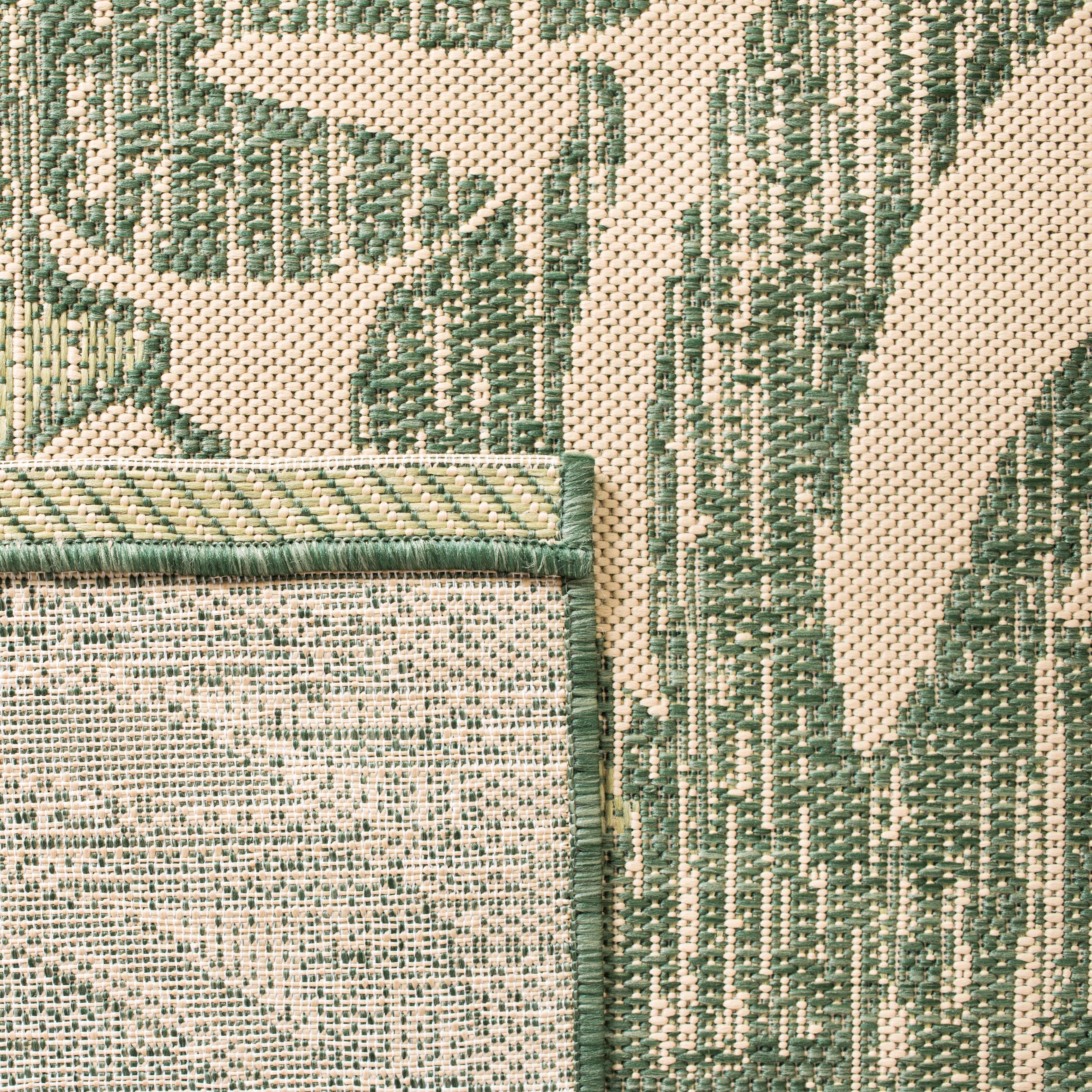 Safavieh Courtyard Ivy Botanical Indoor/Outdoor Area Rug, Beige/Green, 5'3" x 7'7"