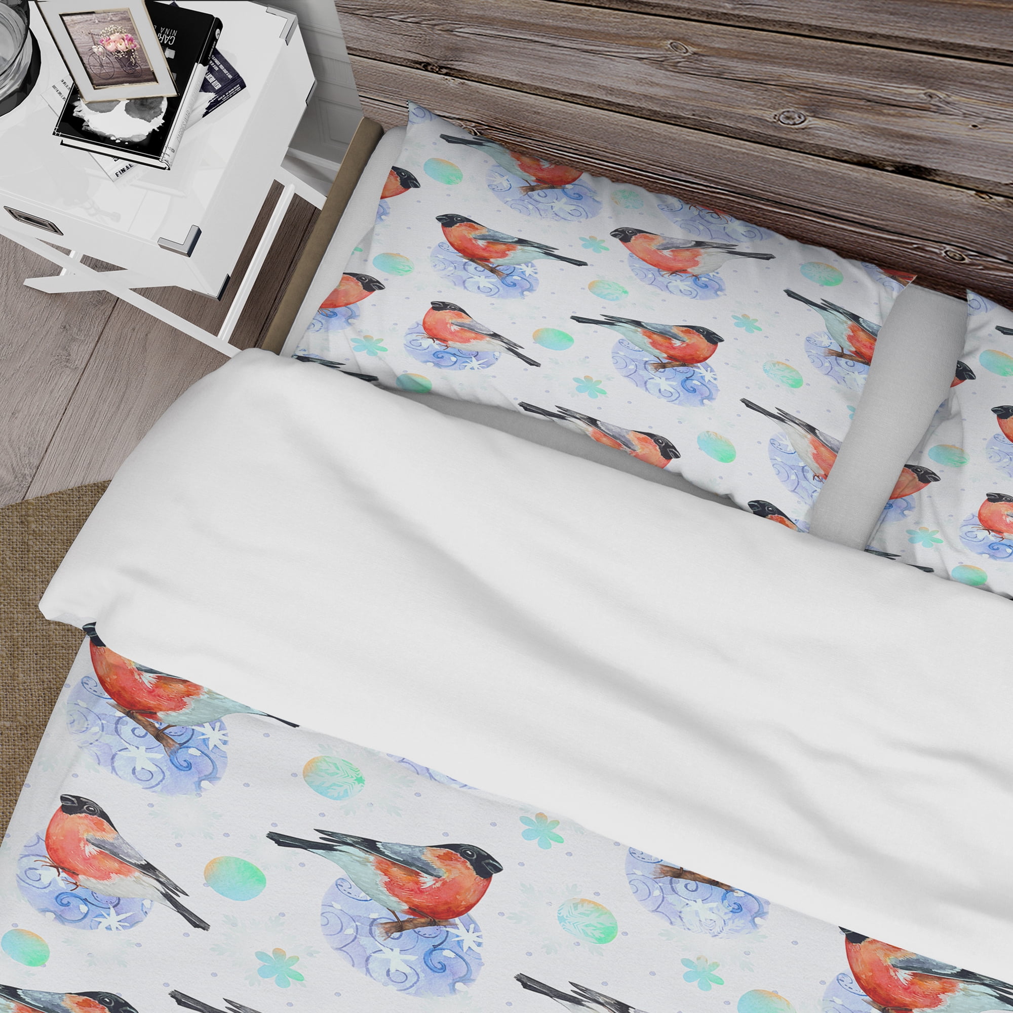 Designart 'Bullfinch Bird on Abstract Doodle Circles' Animals Duvet Cover Set