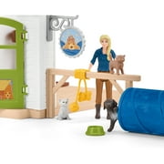 schleich Farm World - مجموعة ألعاب فندقية مكونة من 54 قطعة لحيوانات الأطفال مع حيوانات أليفة وحارس وإكسسوارات - مجموعة ألعاب حيوانات تعليمية للأطفال بعمر 3+ عامًا