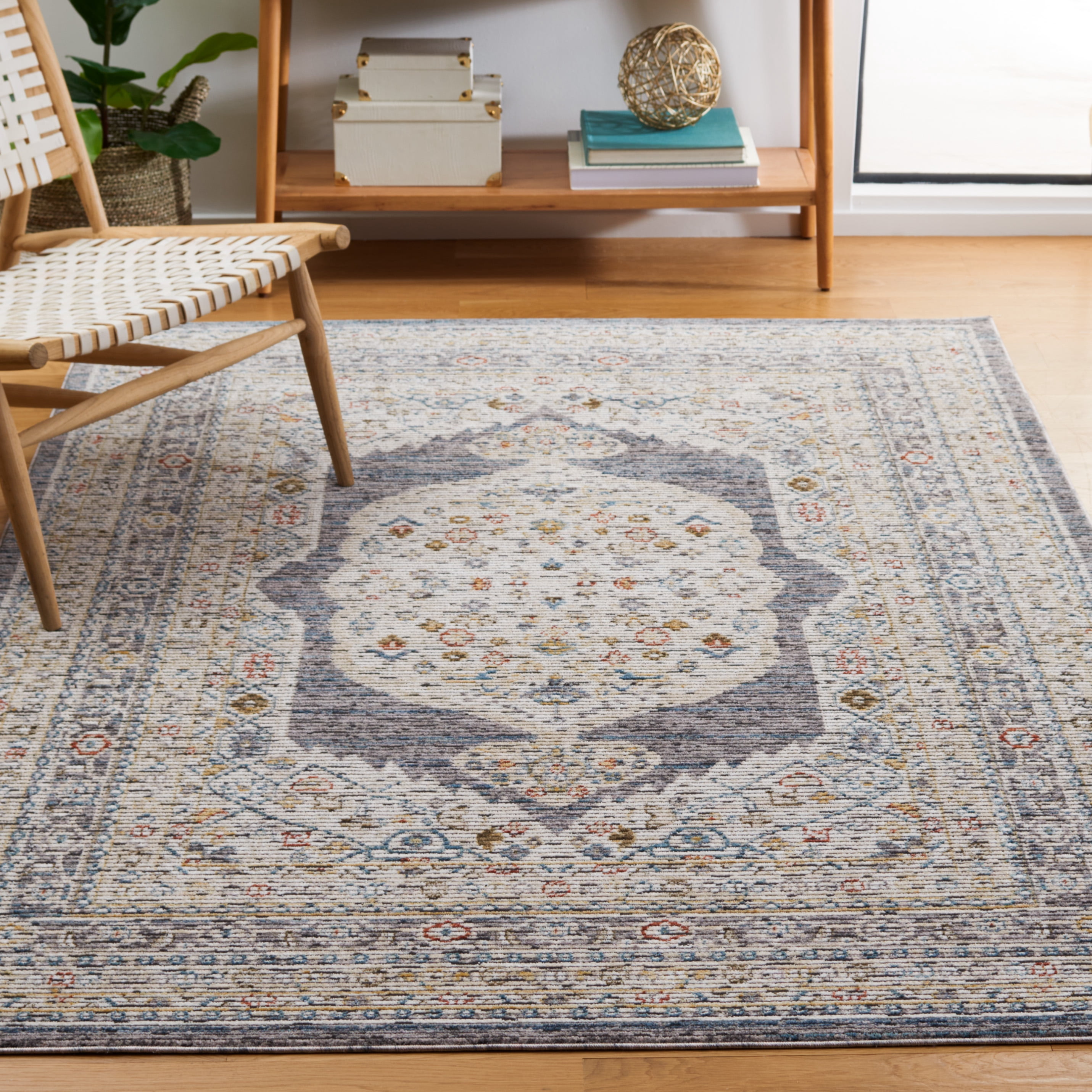 SAFAVIEH Sierra Isidora Medallion Area Rug, Ivory/Grey, 4' x 6'