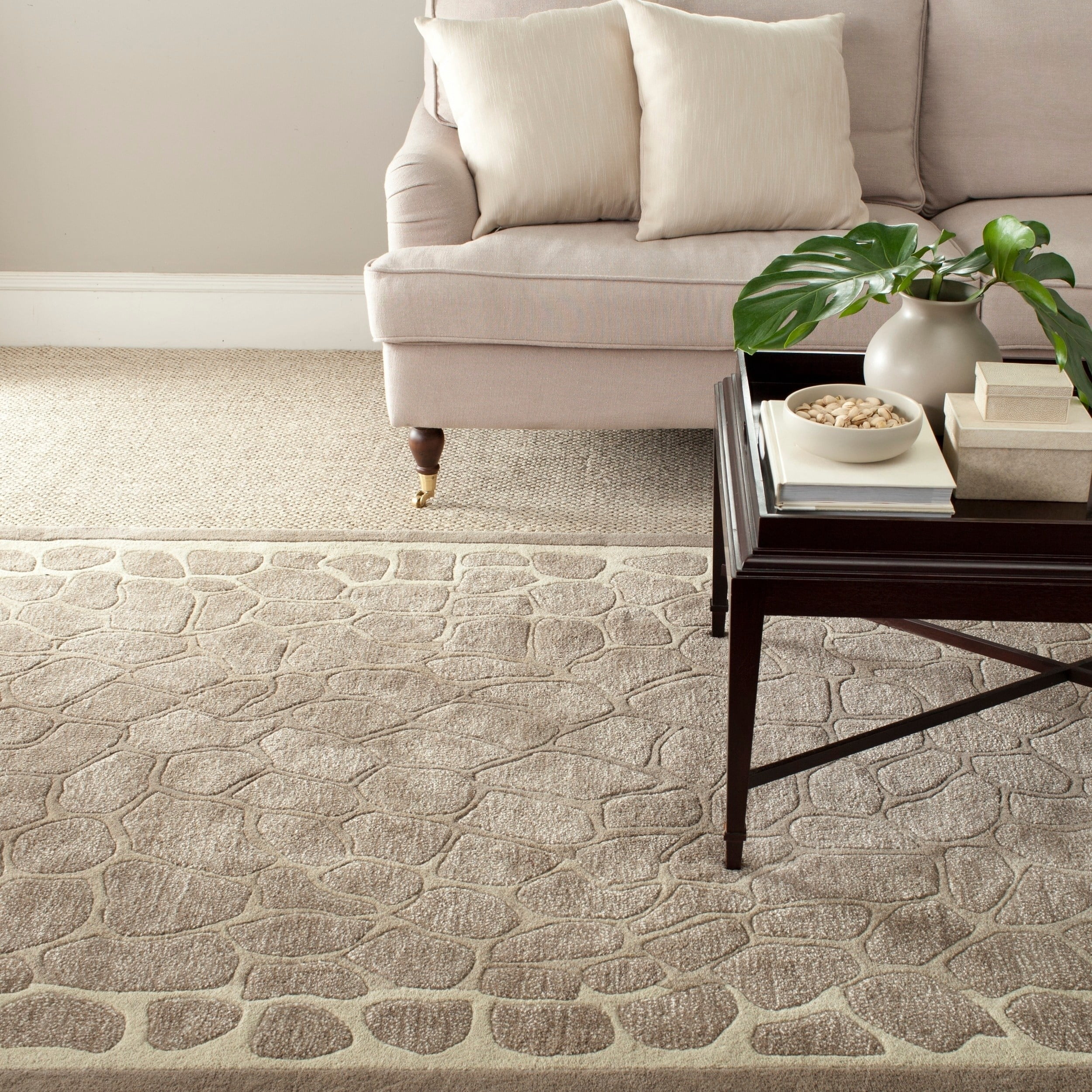 SAFAVIEH Martha Stewart Arusha Grassland Spotted Area Rug, Wheat Beige, 4' x 6'