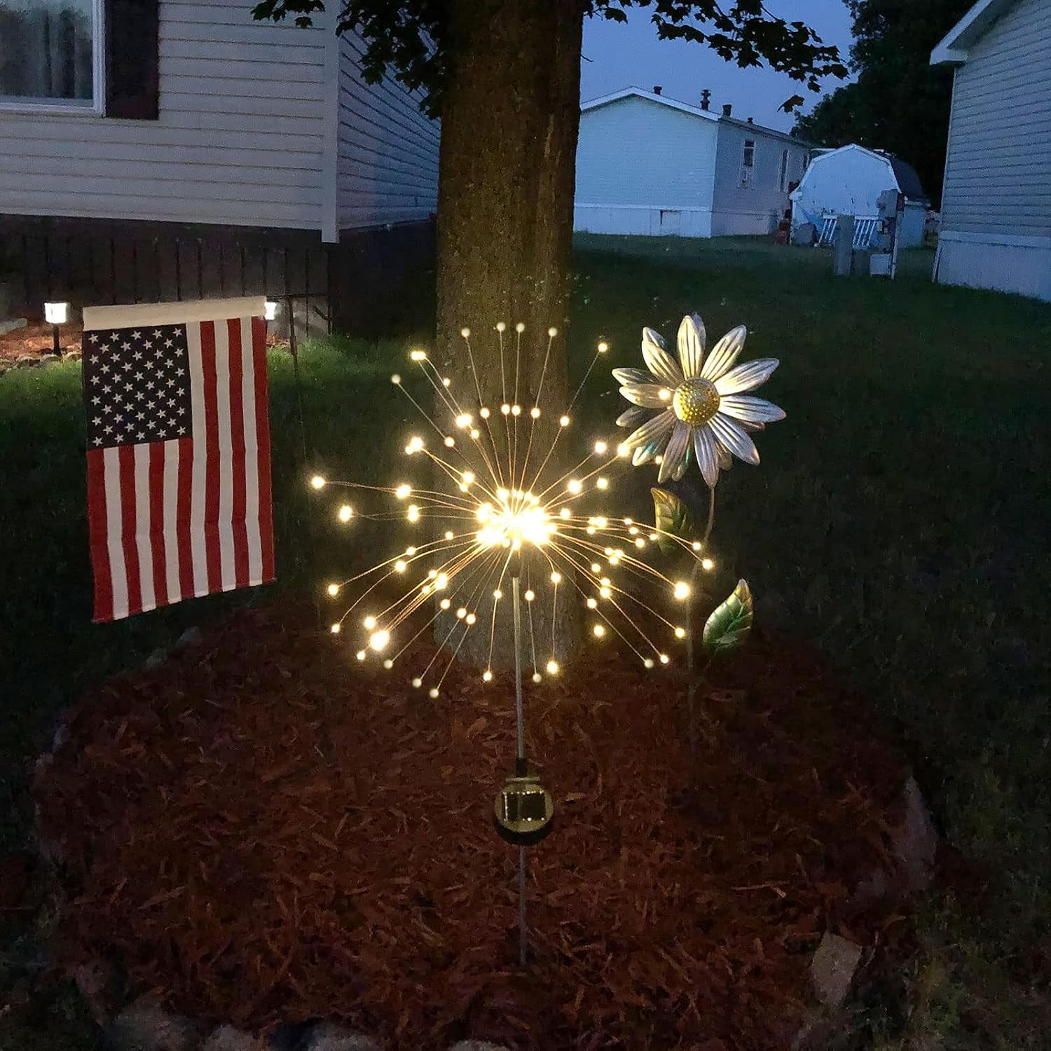 Solar Garden Lights, 4 Pack LED Solar Firework Lights, Dingrich Solar Lights Outdoor with 8 Lighting Modes Firework Lights for Outdoor Patio Walkway Lawn Backyard Party Decoration - Warm White