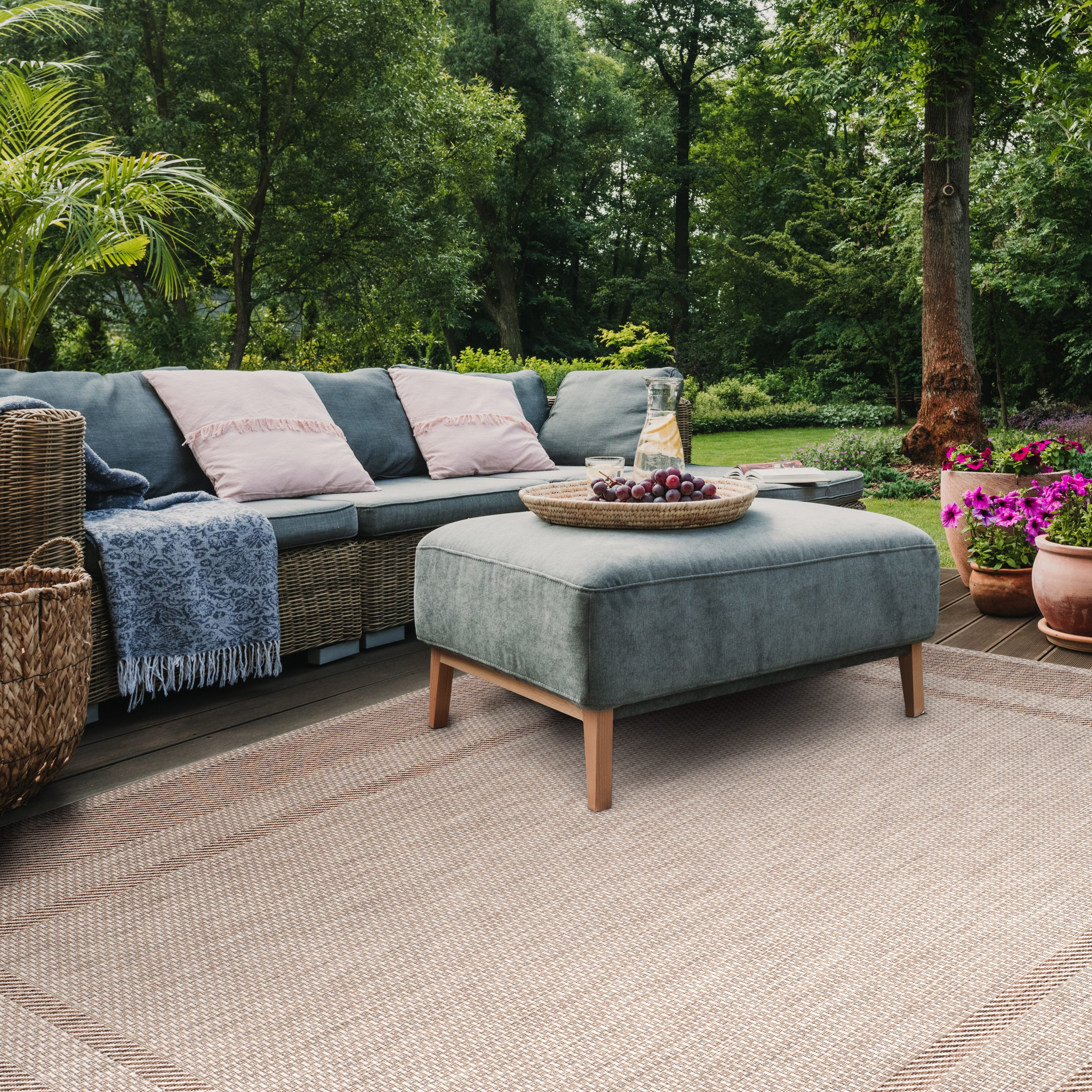 Safavieh Courtyard Agnes Bordered Indoor/Outdoor Area Rug, Beige/Brown, 8' x 10'