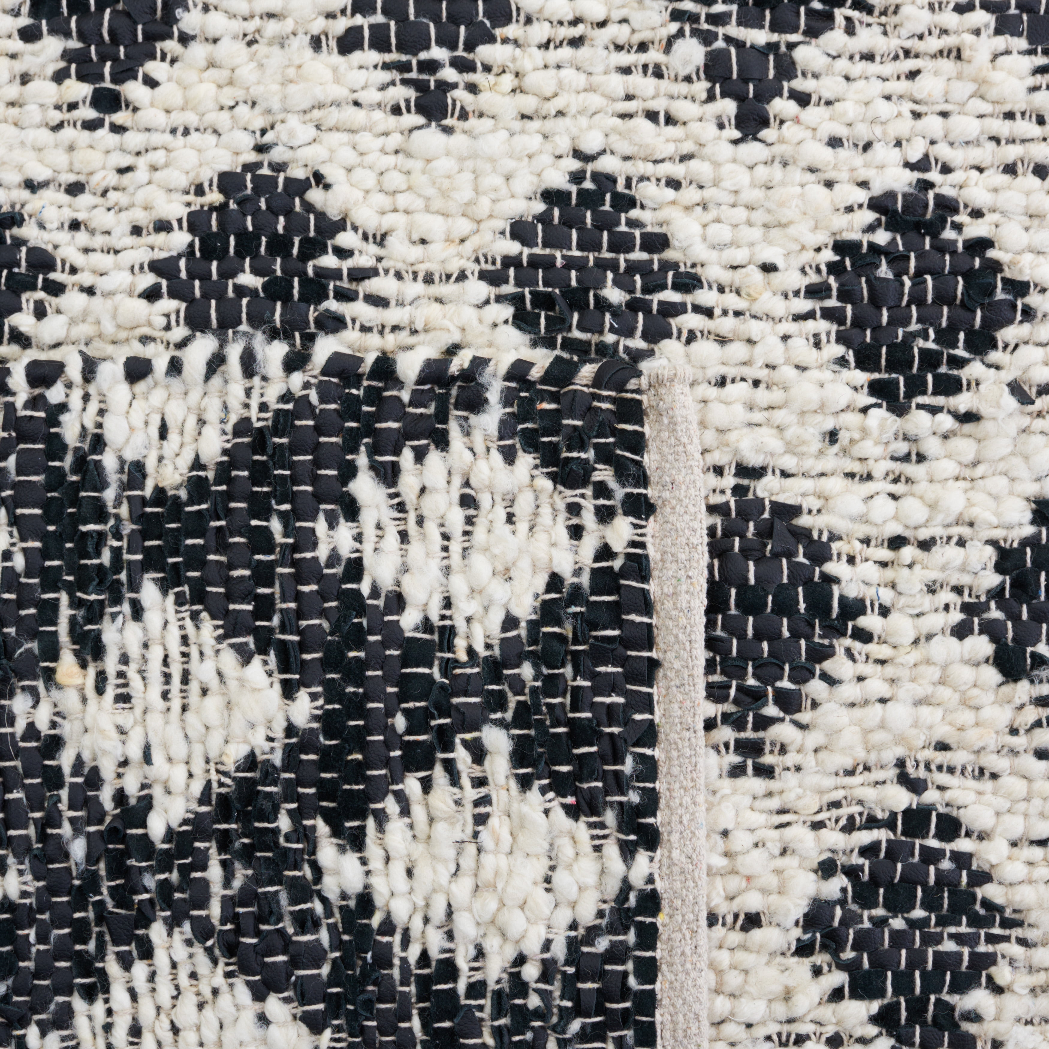 SAFAVIEH Natura Duncan Diamond Area Rug, Beige/Black, 3' x 5'