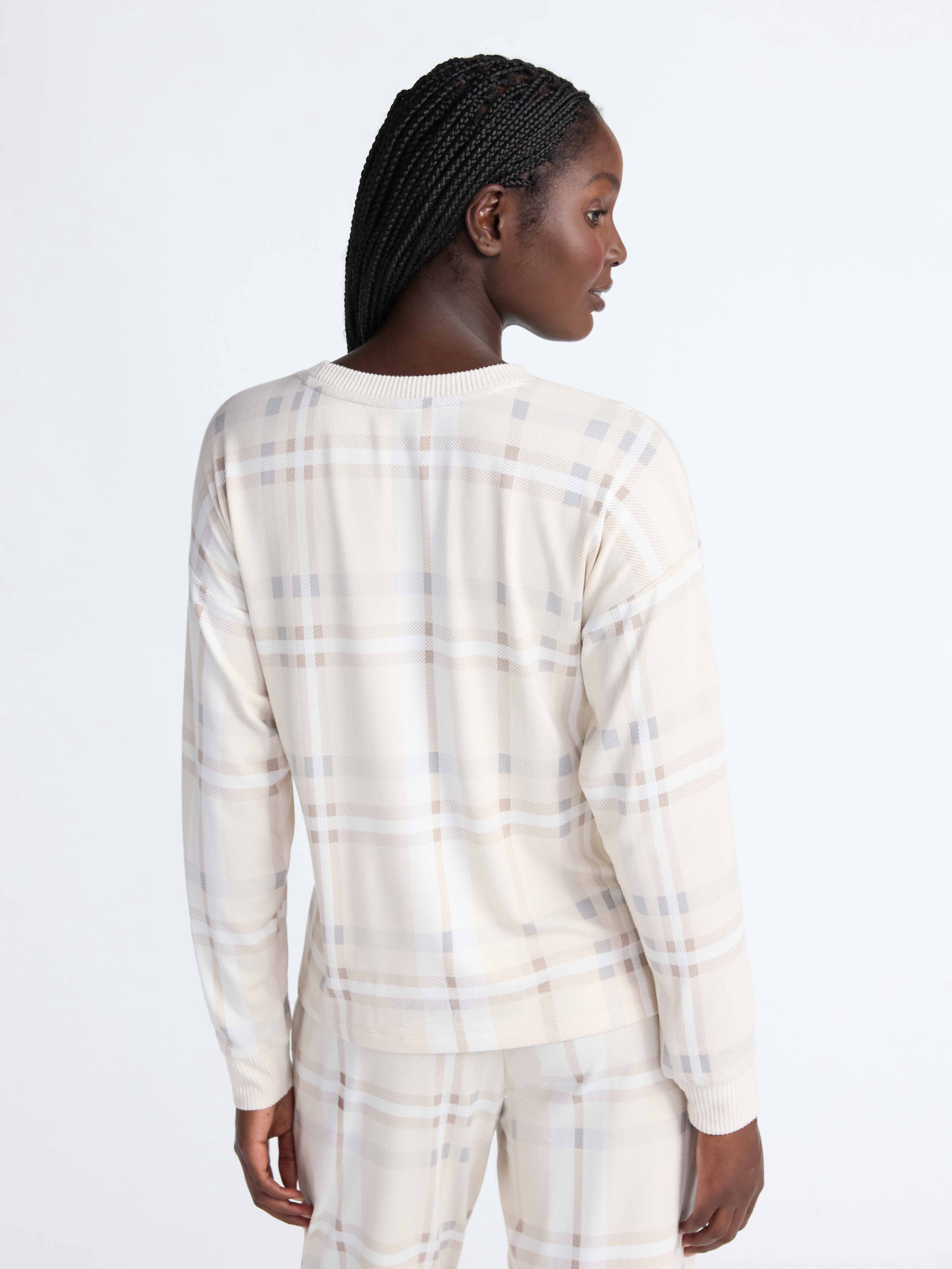 Joyspun Women's Cozy Lounge Collection Hacci Knit Sleep Top with Long Sleeves, Sizes XS-3X