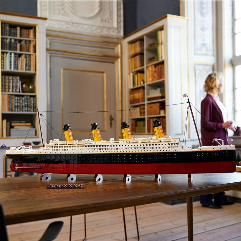 Anyone know where to find this Blue Whale from the Titanic (10294), I love  the idea of having something at the same scale, may get the Statue of  Liberty too. : r/lego