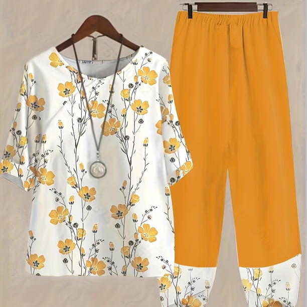 Plus Size Casual Outfits Set, Women's Plus Floral Print Short Sleeve Round Neck Tee & Pants Outfits Two Piece Set