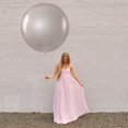 thumbnail image 4 of Globo de látex blanco y rosa de gran tamaño de 36 pulgadas para decoración de fiestas de cumpleaños y bodas, suministros festivos para fiestas, accesorios de diseño para eventos, 4 of 5