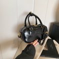thumbnail image 3 of Bolso de bolos portátil para mujer, nuevo estilo 2025, moderno, combinable, pequeño, cuadrado, de gran capacidad, para ir al trabajo, bandolera de hombro, 3 of 5