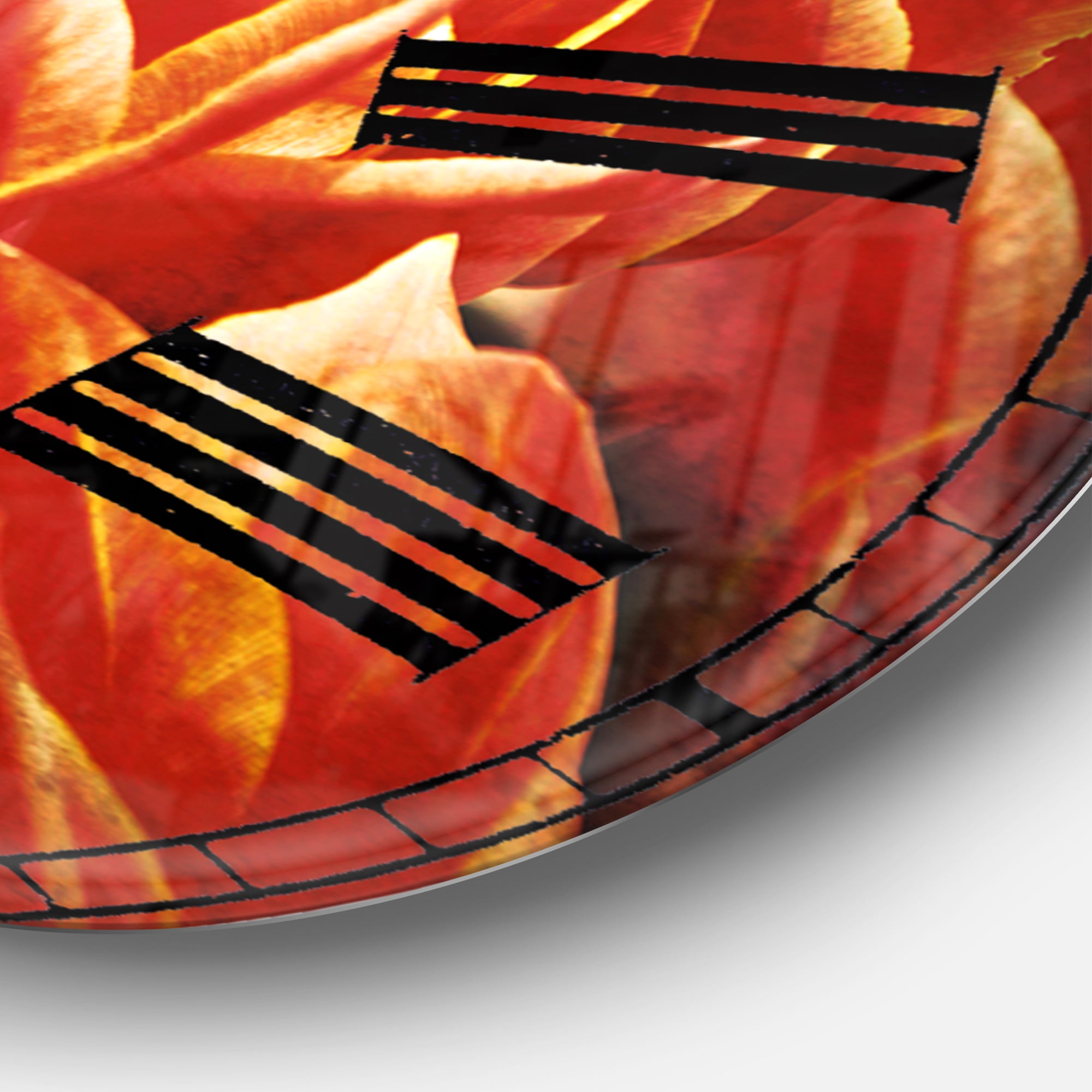 Designart 'Tulip Flowers in the Keukenhof Park' Traditional wall clock