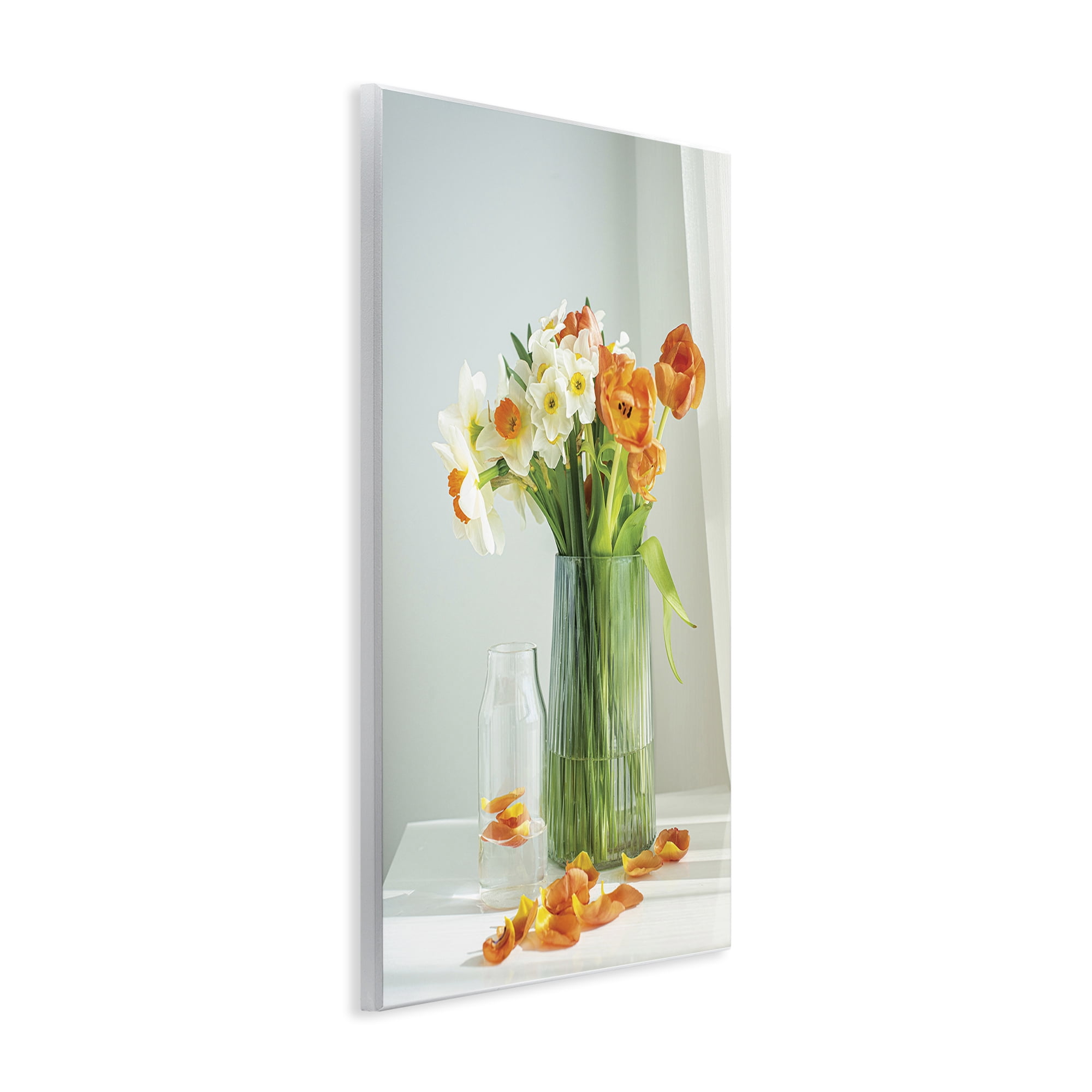 Stupell Industries Daffodil Still Life Botanical & Floral Photography Unframed Art Print Wall Art, 10 x 15