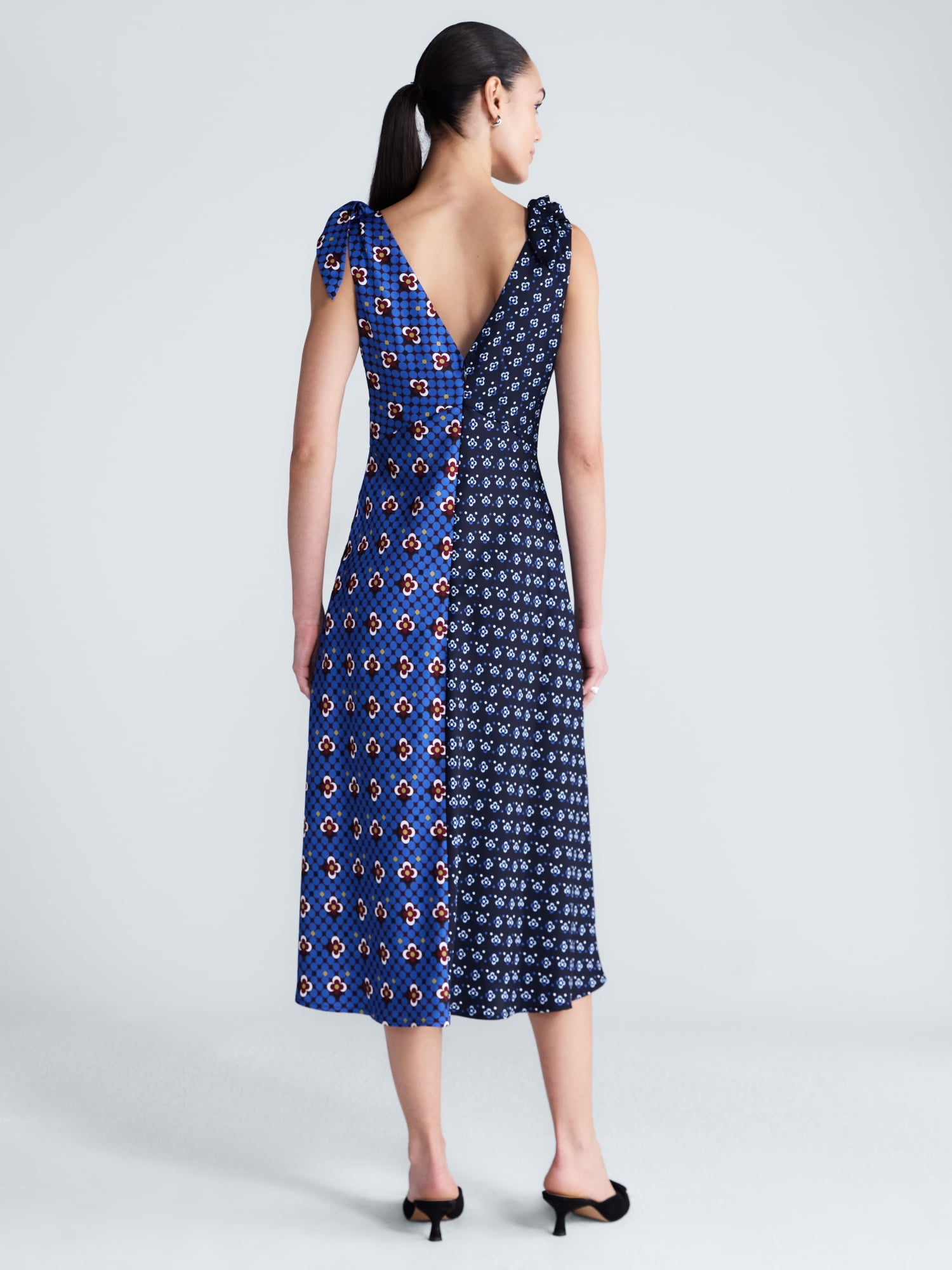 Free Assembly Women's and Women's Plus Twist Front Sleeveless Maxi Dress, Sizes XS-4X