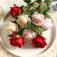 thumbnail image 5 of Billuyoard Ramo de rosas falsas Prop Interesante Festival de bodas Decoraciones de bricolaje para interiores Decoración de flores de simulación romántica Kits de decoración para fiestas Rosa Billuyoard HA080058-01, 5 of 6