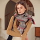 thumbnail image 4 of Bufandas para mujer Bufanda de invierno Bufanda clásica a cuadros Bufanda cálida Bufanda de invierno con tacto de cachemira Bufandas suaves de gran tamaño Chal grande de punto, 4 of 5