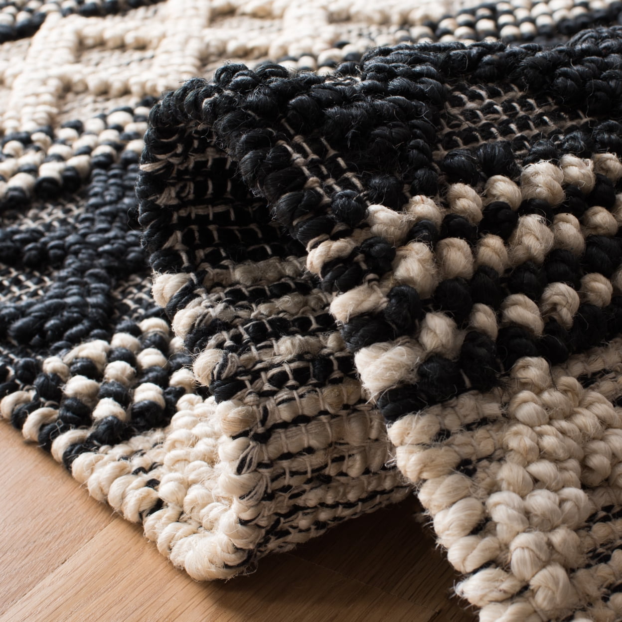 SAFAVIEH Natural Fiber Odran Striped Geometric Jute Area Rug, Black/Ivory, 5' x 8'