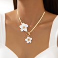 thumbnail image 3 of Set de Joyería KummerSaprk Collar y Aretes de Flor Blanca, 3 of 6